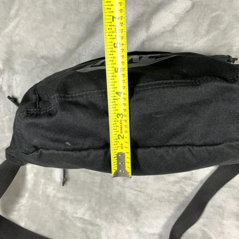Nike Tech Hip Pack Crossbody Bag Commuter 10L Black Travel Commute Large Fanny
